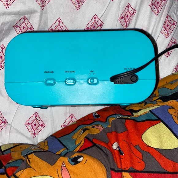 Phineas And Ferb Perry the Platypus Ihome clock - Picture 6 of 8